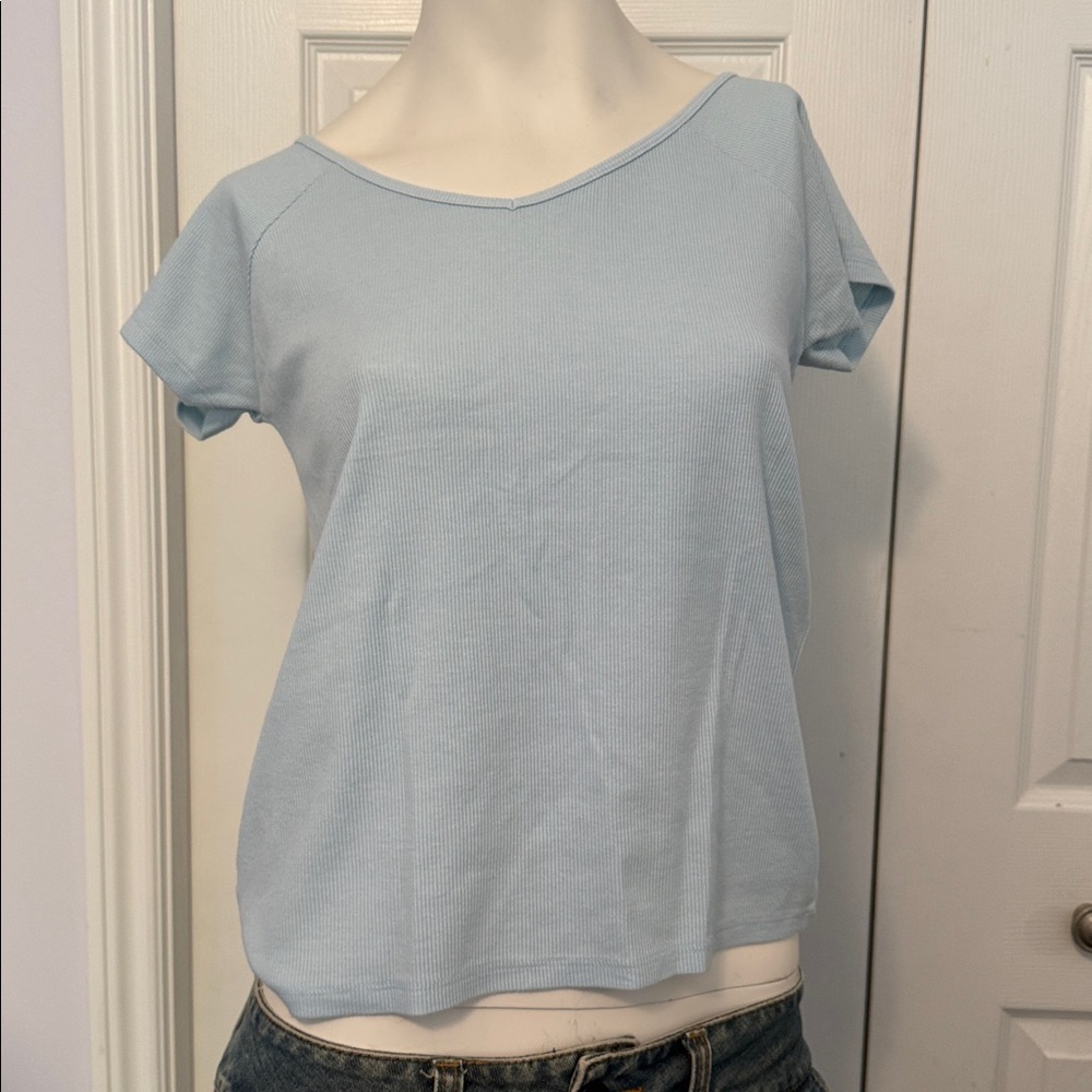 NEW American Eagle Outfitters light Blue Short Sleeve Tee Create a bundle & save